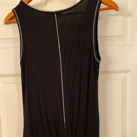 Vanilla Sugar Tank with Interesting Detail - Picture 6 of 7